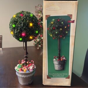 Hallmark Keepsake Lighted Sugar Plum Tabletop Topiary 2002 - Retired